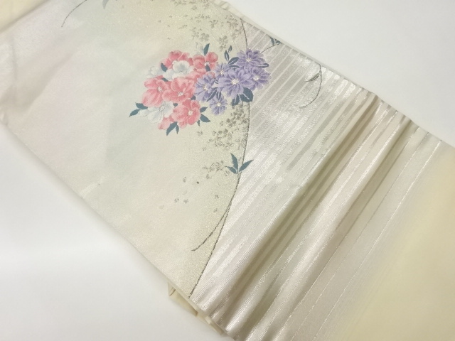 横段に花々模様織出し名古屋帯